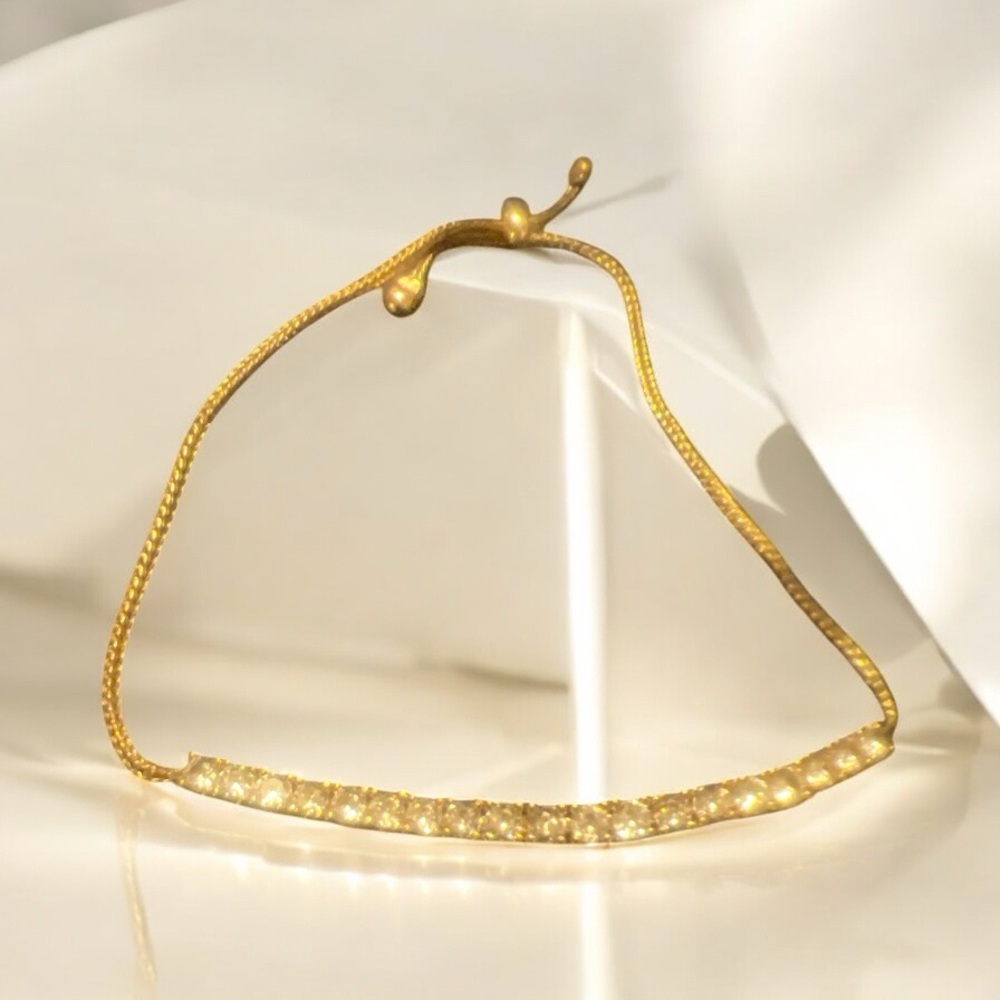 Elegant Gold tone Bracelet